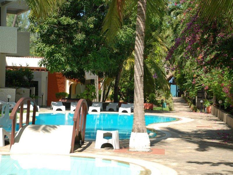 Indiana Beach Apartments Bamburi Exterior photo