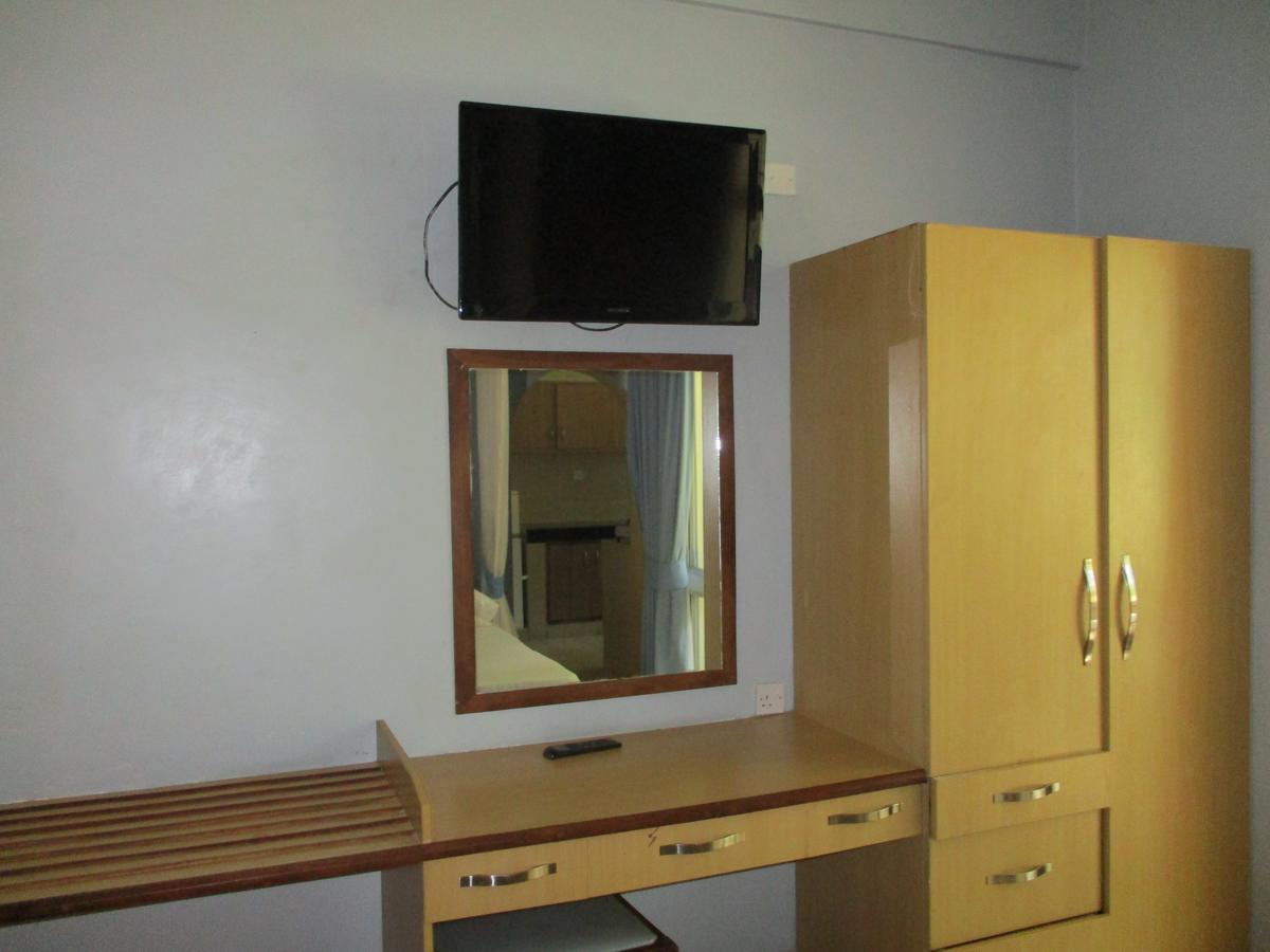 Indiana Beach Apartments Bamburi Exterior photo